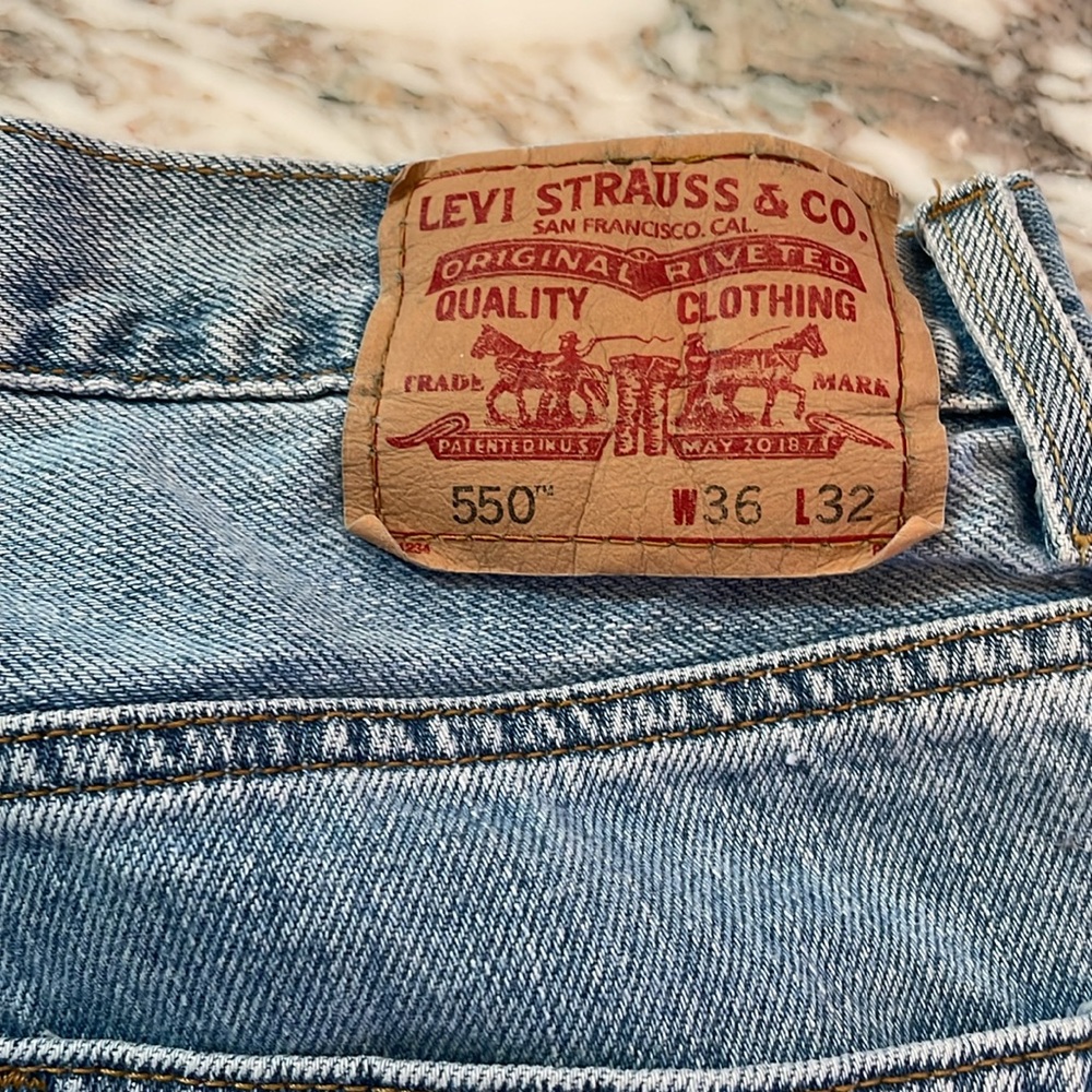 ✨nice EUC  LEVI’S 550 36x32 zip fly